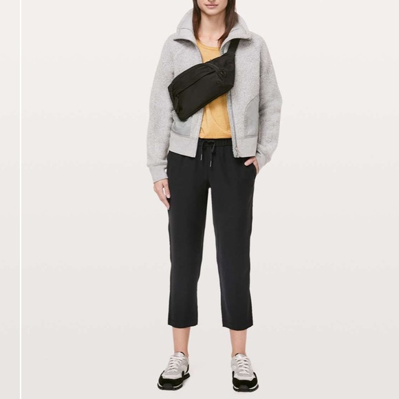 Lululemon On The Fly Crop *Woven 23" Black 2 - Picture 3 of 15